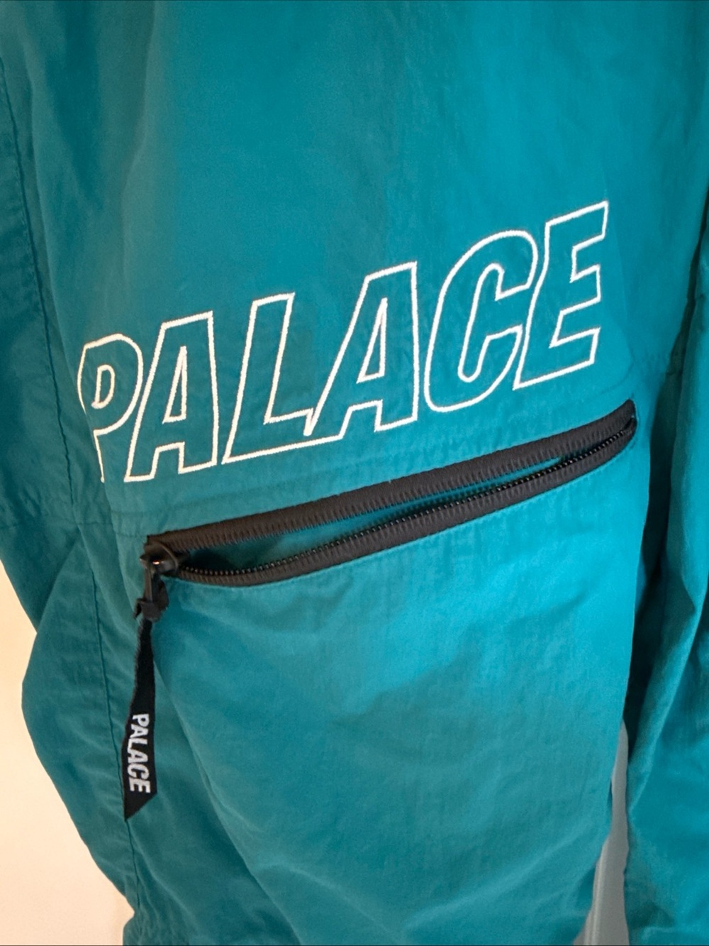 Palace skateboarding men’s 3-track shell pants size small - great condition!
